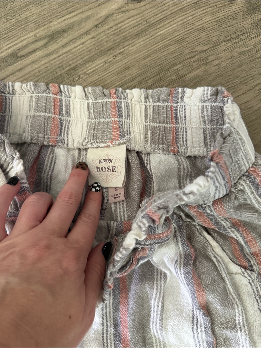 Knox Rose Striped Wide-Leg Pants in White, Pink, and Tan - Picture 3 of 3
